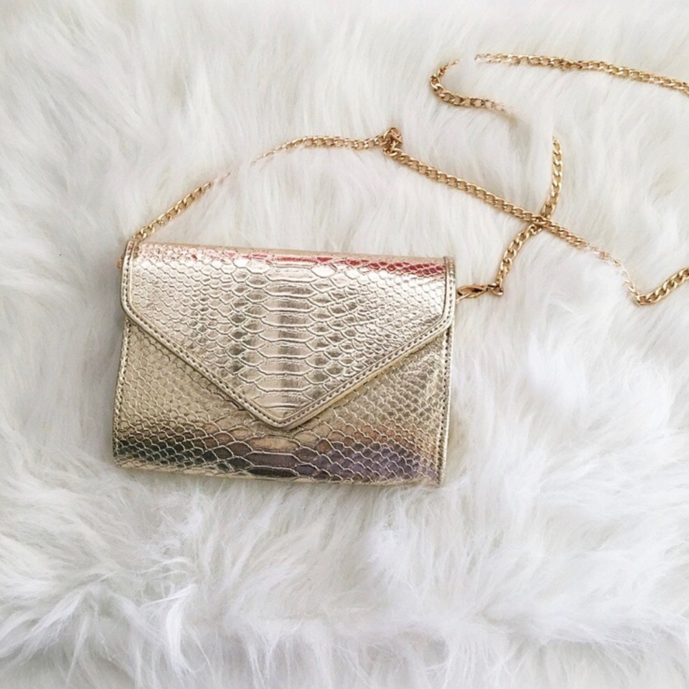 Gold cross body bag✨